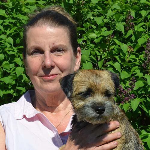 Annika Forsberg med sin hund