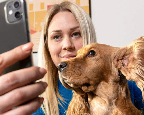 Få hjælp fra vores dyrlæger alle årets dage med vores online dyrlægerådgivning i Agrias app.